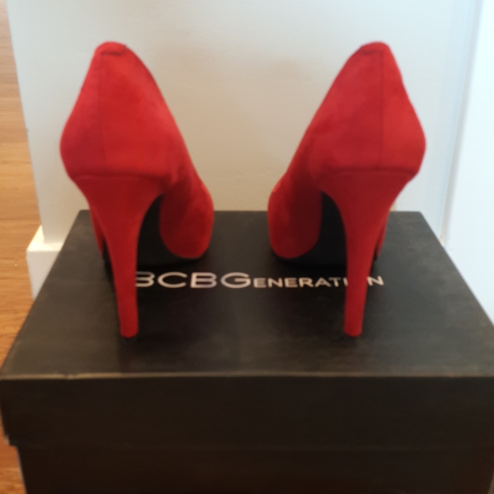BCBGeneration Parade Pumps - Picture 3 of 4